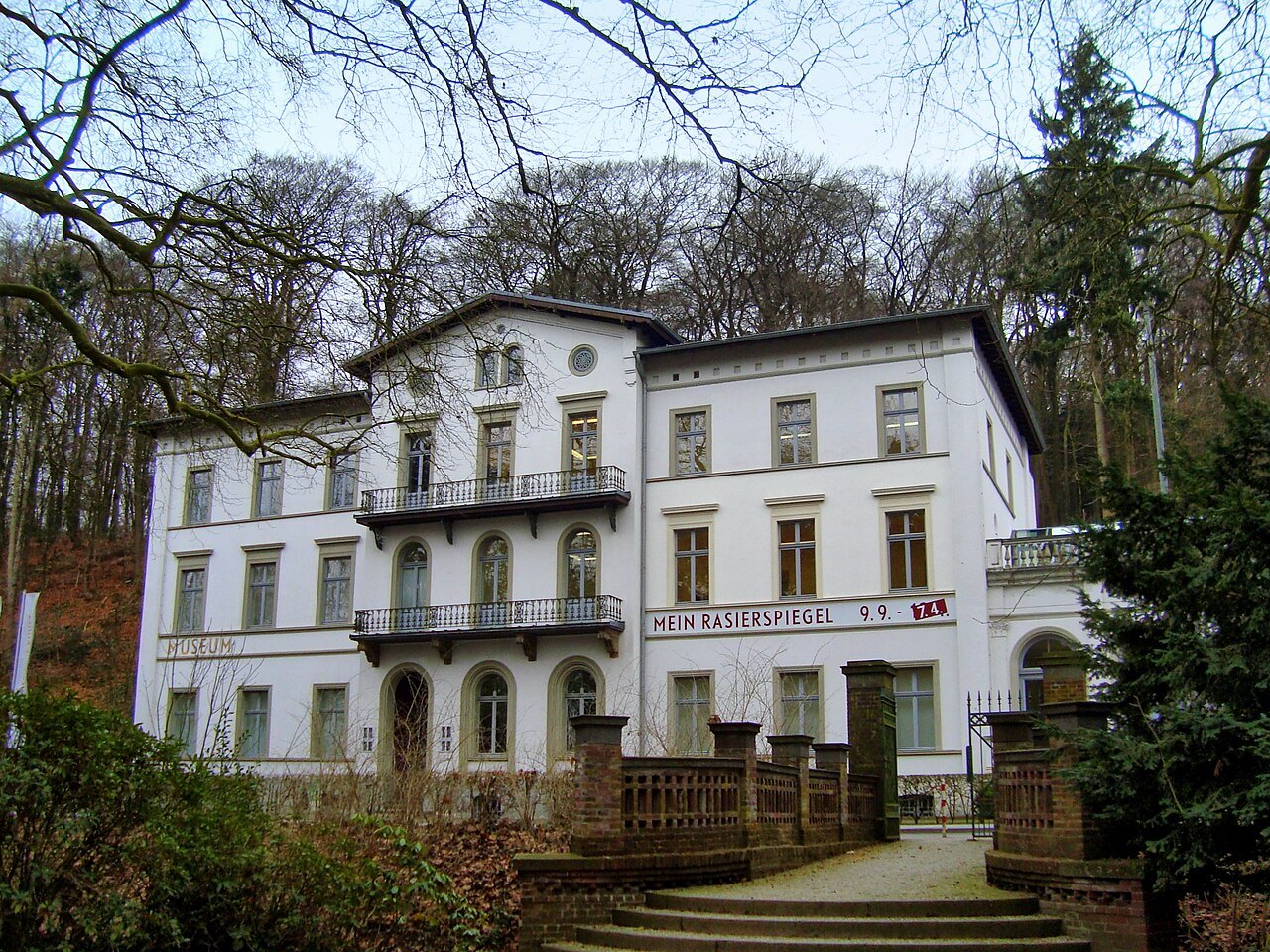The facade of Museum Kurhaus Kleve.