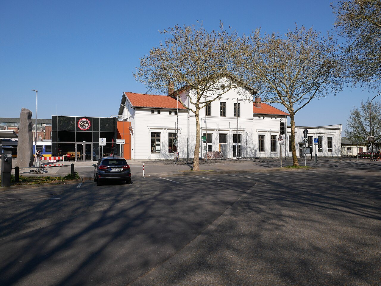 Kleve station’s entrance building.